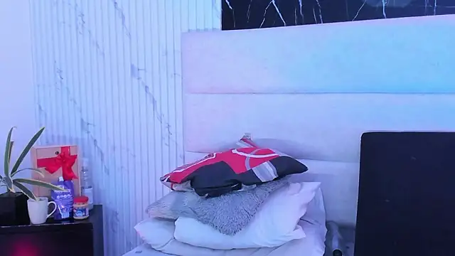 Reginavegaa Adlı Modelin Canlı XXX Sohbeti