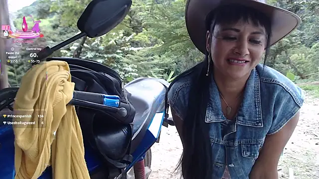 esmeralda_li's Webcam Show