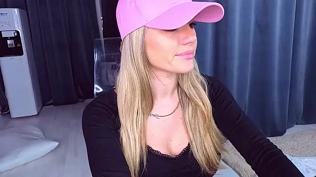 SpoilM3Mor3's Live XXX Chat