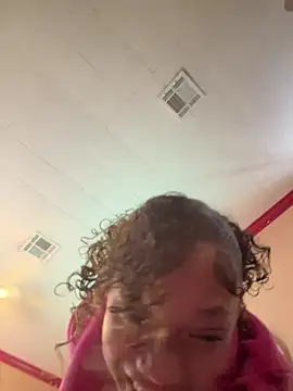 Tamiii420 现场XXX聊天