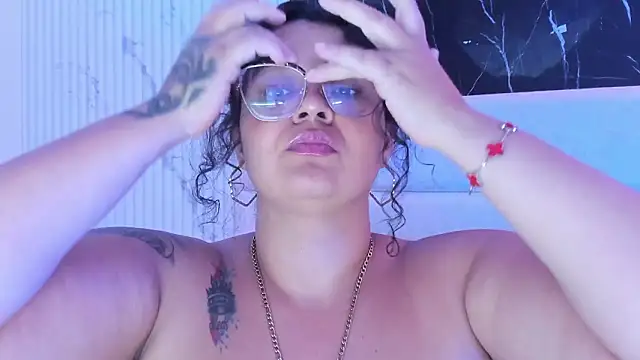 ReginavegaaのライブXXXチャット