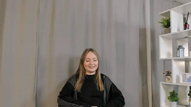 FlorineWarschawのライブXXXチャット