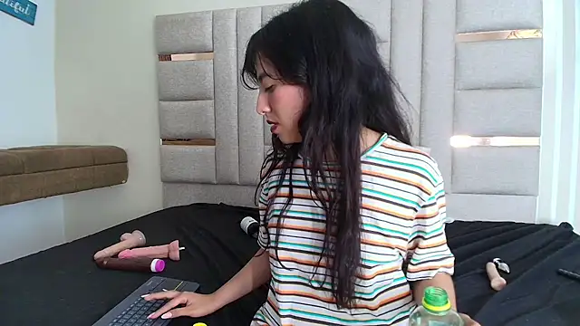 LittlePeach_ – Live XXX-chat