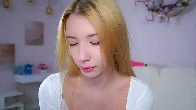 Chat +18 de SunnivaCovil ao vivo