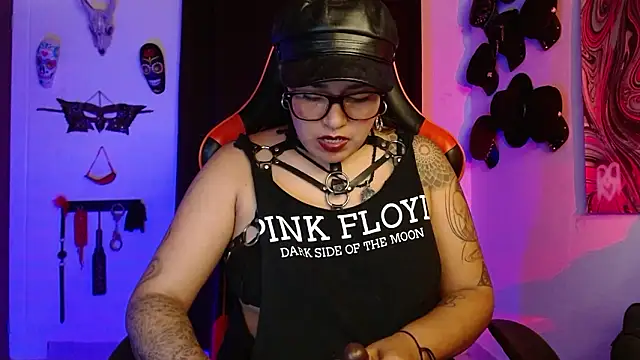 دردشة LilithSharon الجنسية المباشرة