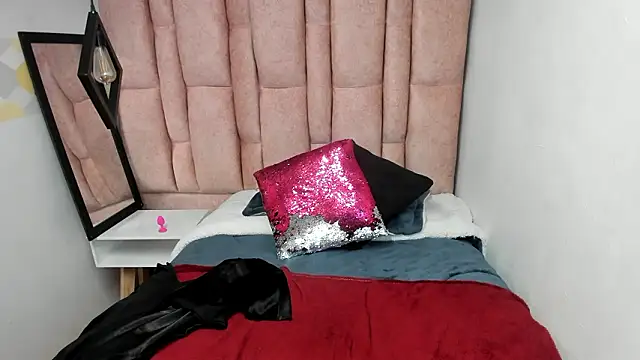 Issa_Milf__ Adlı Modelin Canlı XXX Sohbeti