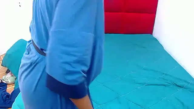 EMBER_FOX Adlı Modelin Canlı XXX Sohbeti