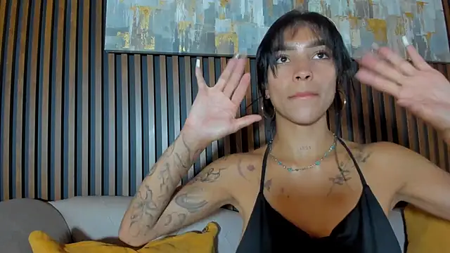 دردشة LauraAristizabal الجنسية المباشرة