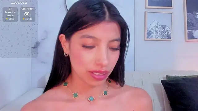 Tiffany_Low's Live XXX Chat