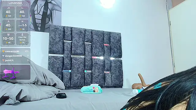 Natasharuso élő XXX-chatje