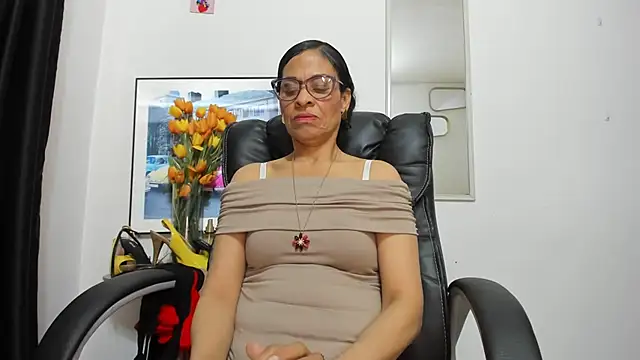 Chatroom XXX en direct de Aries_Mature