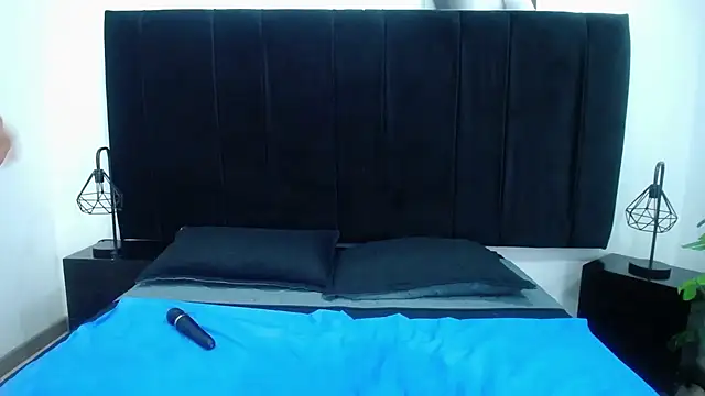 CamiilaReyes 即時 XXX 聊天