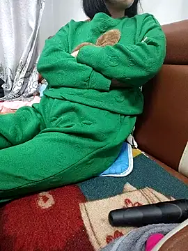 Haralushiaaa élő XXX-chatje