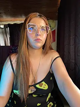 CoraVibes' Live XXX Chat