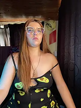 CoraVibes 即時 XXX 聊天