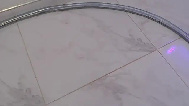 skinnykalitzo18's Live XXX Chat