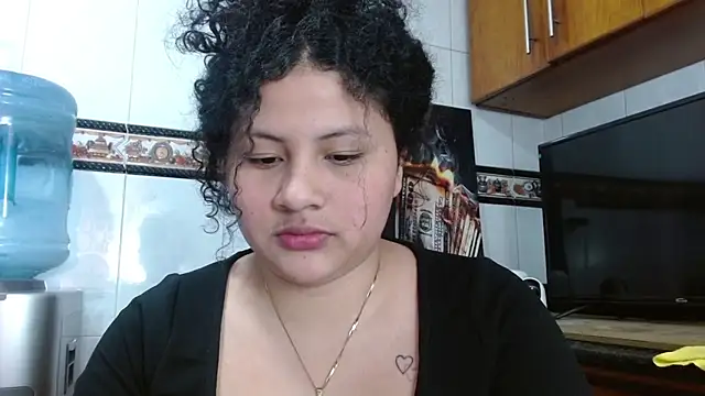 Baby_dirt élő XXX-chatje