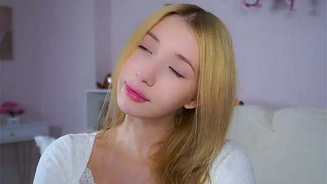 SunnivaCovil Live XXX-Chat