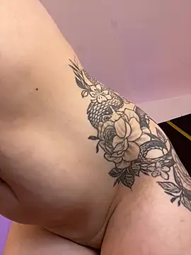 EmmaaCastro élő XXX-chatje