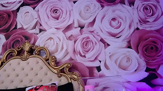 HessaHessy Chat XXX in diretta