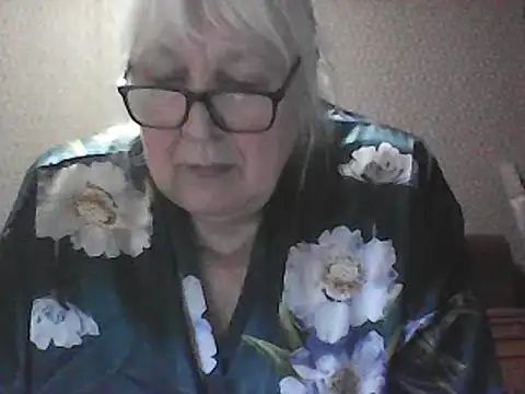 Alexia64231: онлайн-секс-чат