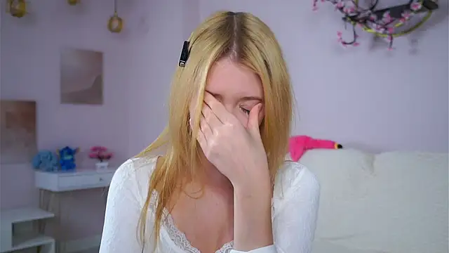 SunnivaCovil Live XXX-chat