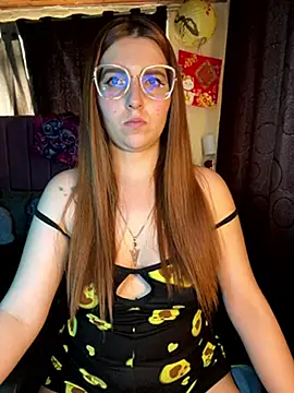 CoraVibes' Live XXX Chat