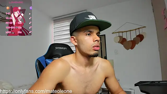 mateoleoneen Live XXX chat