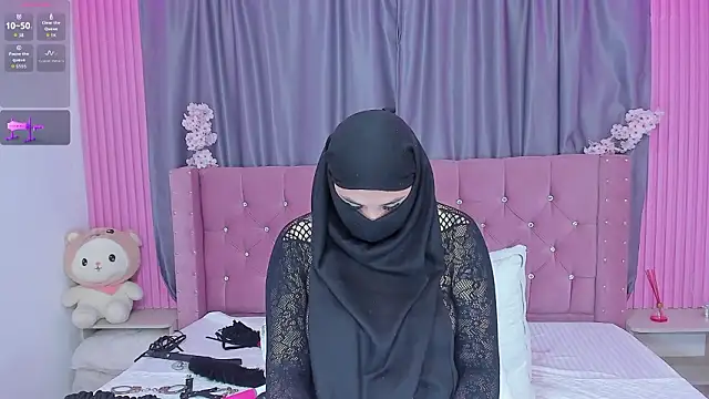 Nayla-Mouna Live XXX Chat