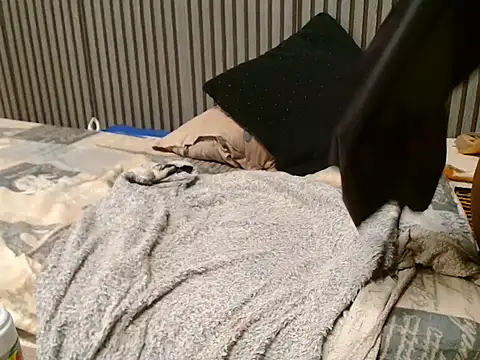 ROYALASS25 Adlı Modelin Canlı XXX Sohbeti