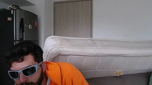 thomas_gun's Live XXX Chat