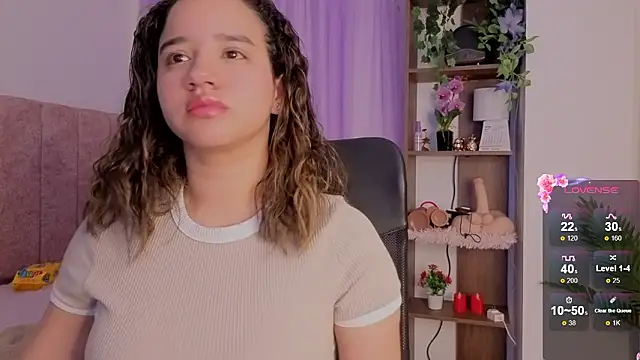 Онлайн чат XXX emilyrouxe