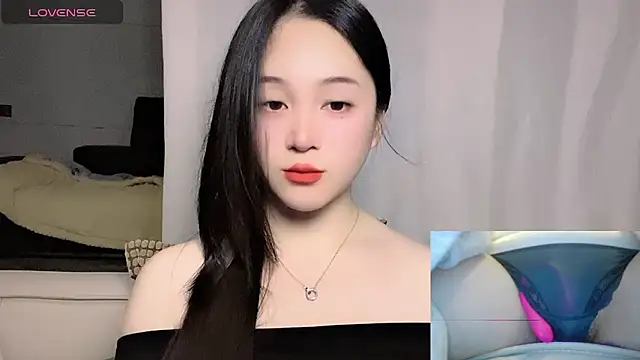 woaiqinqin élő XXX-chatje