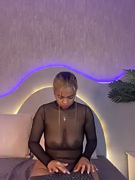 Онлайн чат XXX CannelaSmith