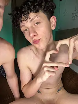 Czat XXX na żywo – TwinksNextDoor