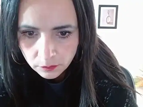 Juliana__lx élő XXX-chatje