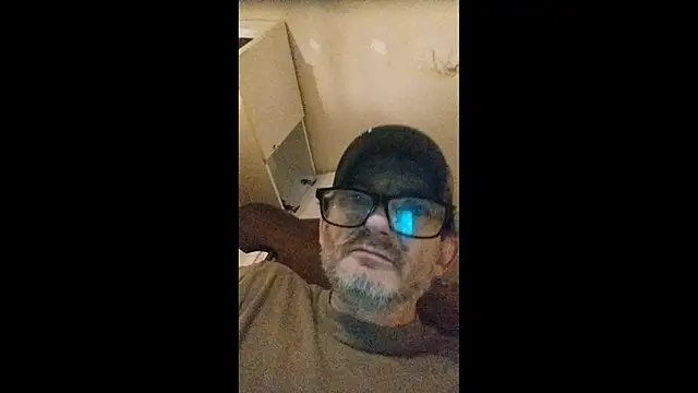 ROBERT0516's Webcam Show