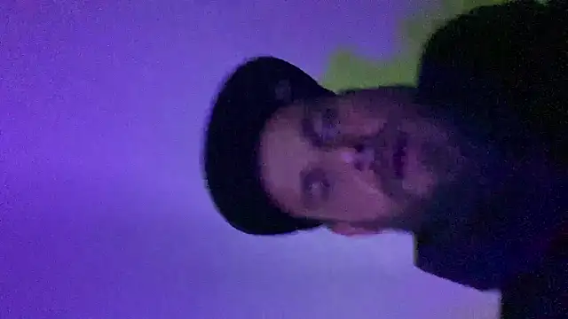 Guyst049 élő XXX-chatje