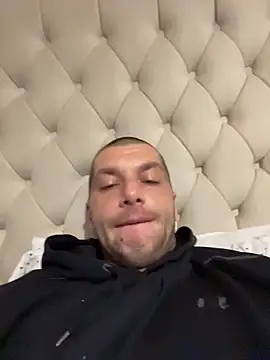 Kinkycouple142: διαδικτυακό σόου στην κάμερα