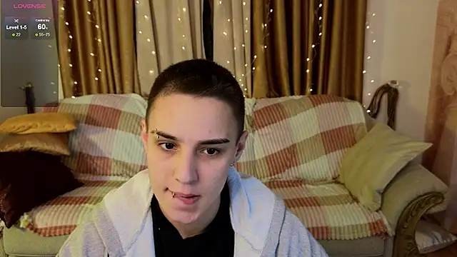 Escaped_Brides élő XXX-chatje