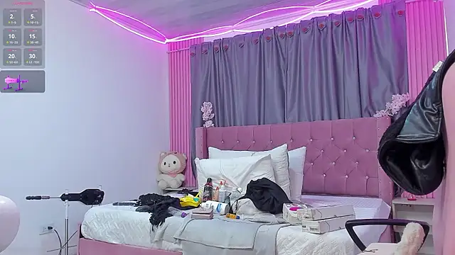 Nayla-Mouna Live XXX Chat