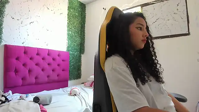 Chatroom XXX en direct de emily_stars1