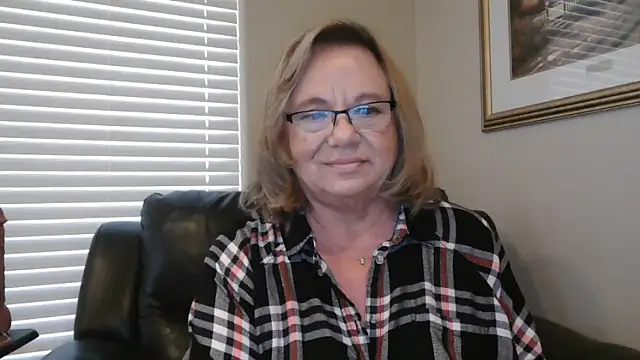 BustyAnnie's Live XXX Chat