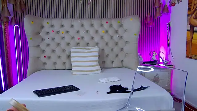 Chatroom XXX en direct de PlayfulShow