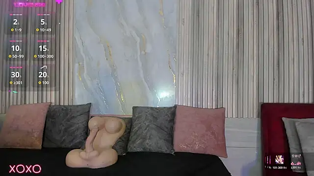 BriannaChelsea élő XXX-chatje