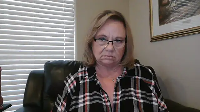 BustyAnnie Live XXX-chat