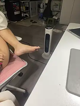 Mina048 Adlı Modelin Canlı XXX Sohbeti