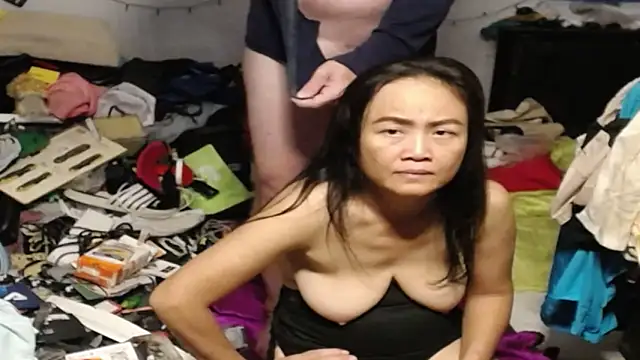 1CuteAndSexy69のライブXXXチャット