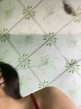 Ly_Chuppy Chat XXX in diretta