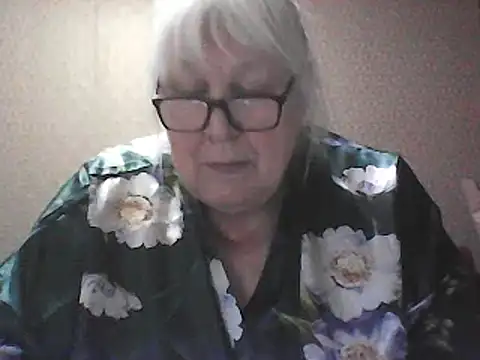 Alexia64231: онлайн-секс-чат